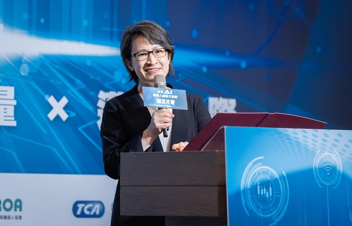 Xiao Mei-chin's Visit to Czech Republic Faces Incident with Chinese Delegation, Legislator Fan Yun Joins US House Hearing Online