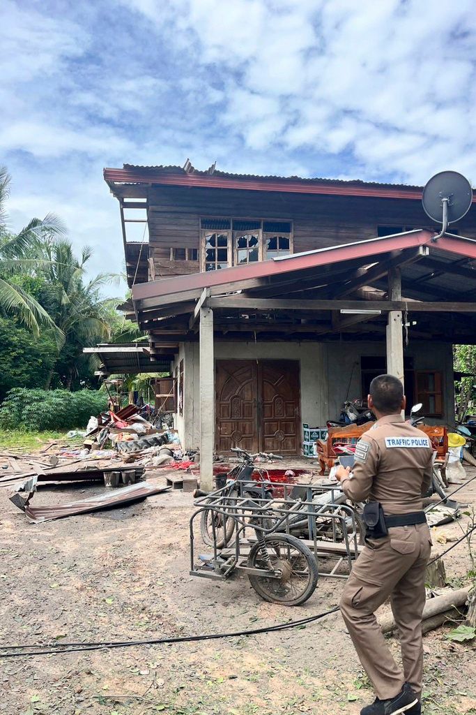 Escalation of Thailand-Cambodia Border Conflict: Continuous Airstrikes and Shelling