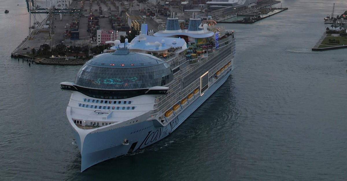 Tragedy on Cruise Ship: Crew Member Stabs Female Colleague Before Falling into Sea